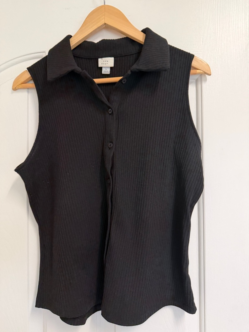 Black Ribbed Collared Button Sleeveless Top